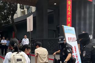 本期巴黎+意甲众多豪强！这是哪年的哪支球队？11人你都认识吗？